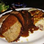 This is totally unbelievable. Not 
the meal, which was a tasty meatloaf dinner, but the fact 
that, skinny as a rail, Billy Bob, ate the whole thing.
There was a lot there.